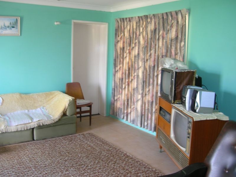 857 Beachmere Rd, Beachmere QLD 4510