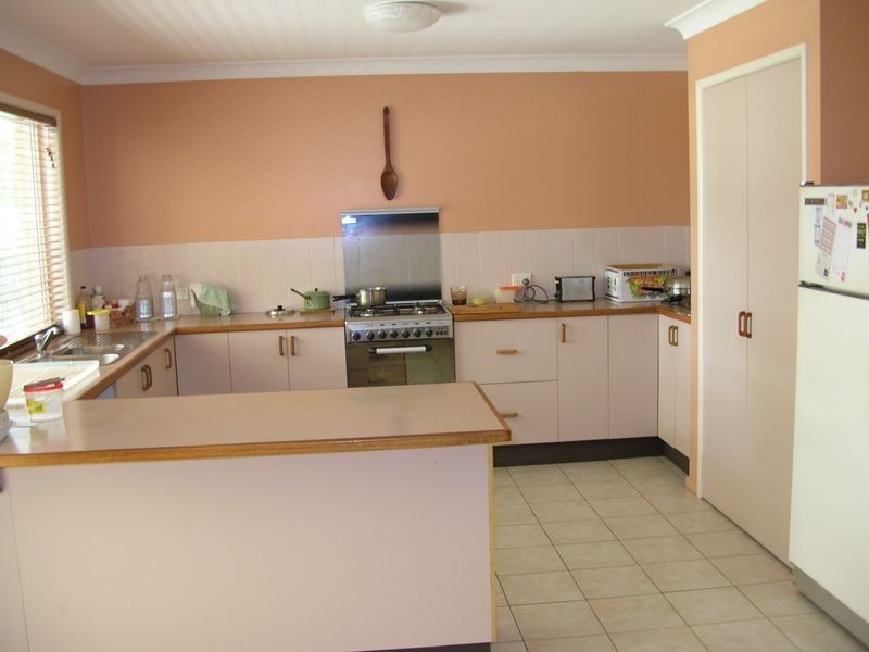 857 Beachmere Rd, Beachmere QLD 4510
