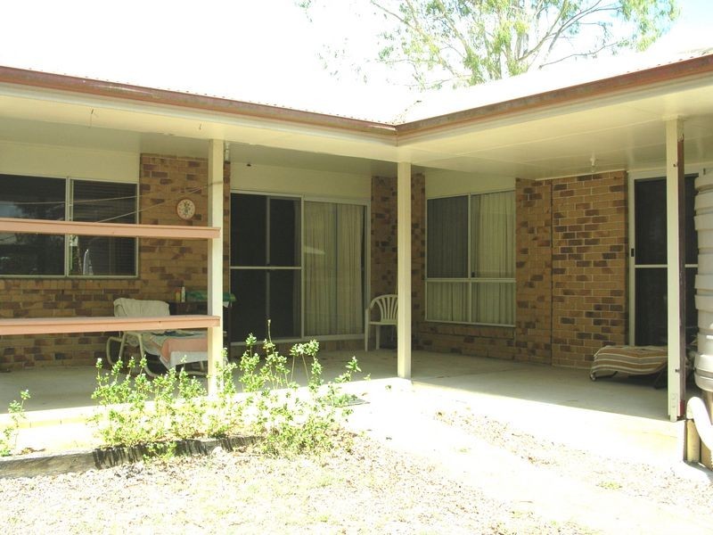 857 Beachmere Rd, Beachmere QLD 4510