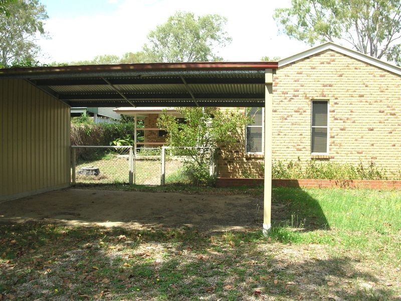 857 Beachmere Rd, Beachmere QLD 4510