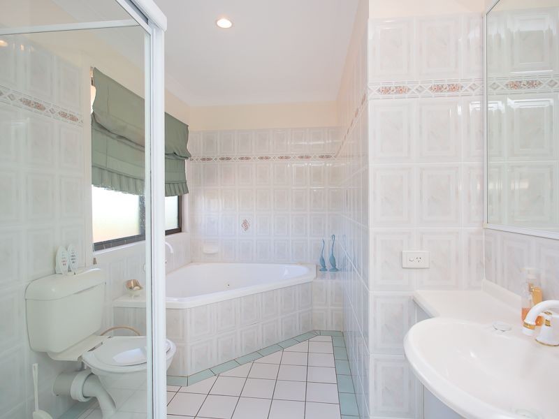41 Voyagers Drive, Bribie Island QLD 4507