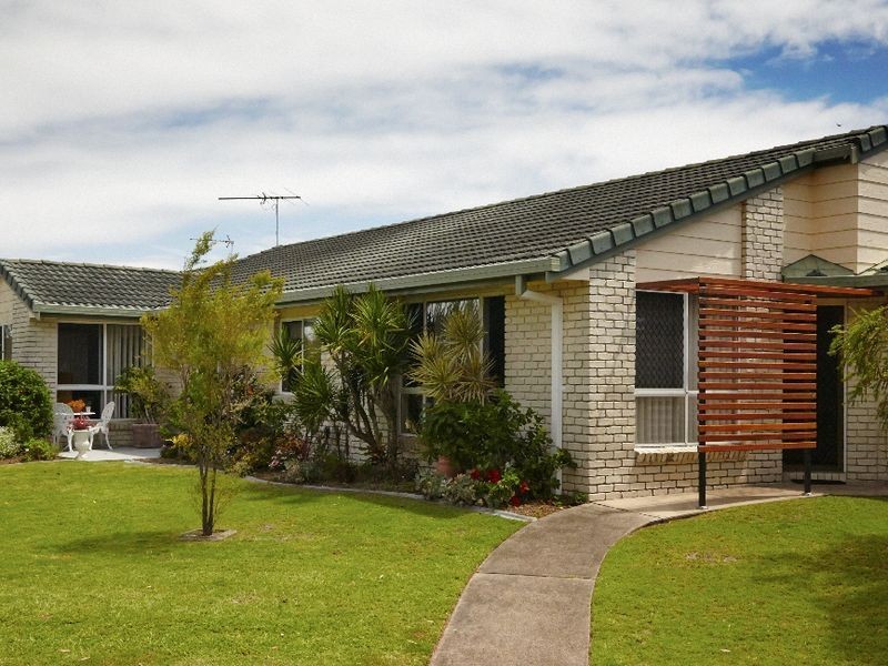 1 White Patch Esplanade, Bribie Island QLD 4507