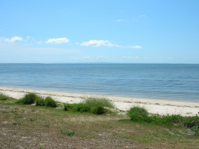 105 Bishop Rd, Beachmere QLD 4510