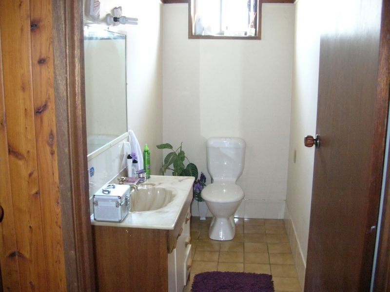 105 Bishop Rd, Beachmere QLD 4510