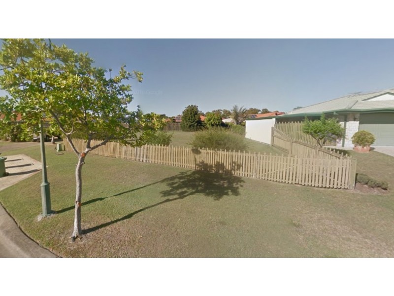 13 Queenscliff Court, Sandstone Point QLD 4511