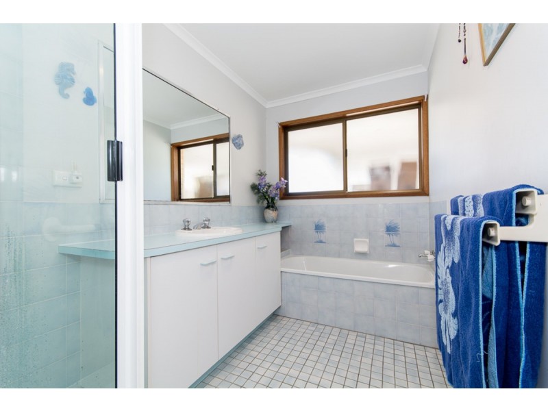 42 Sunderland Drive, Banksia Beach QLD 4507