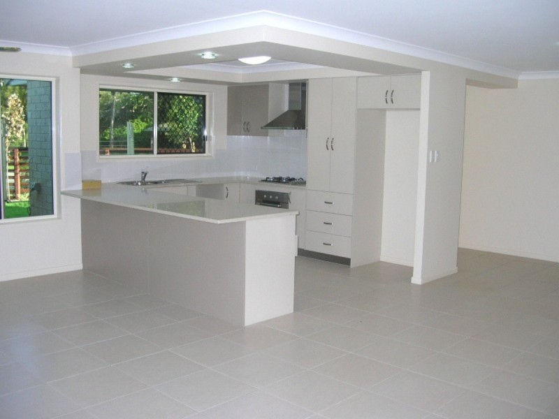 13 Kunde Street, Beachmere QLD 4510