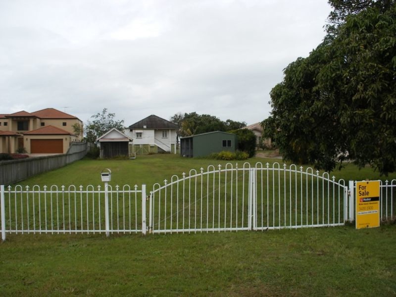 37 Coronation Avenue, Beachmere QLD 4510