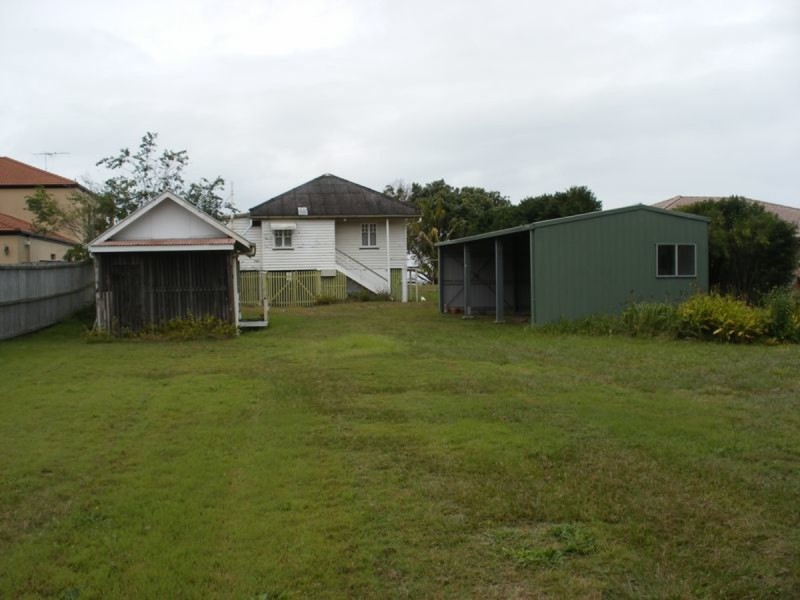 37 Coronation Avenue, Beachmere QLD 4510