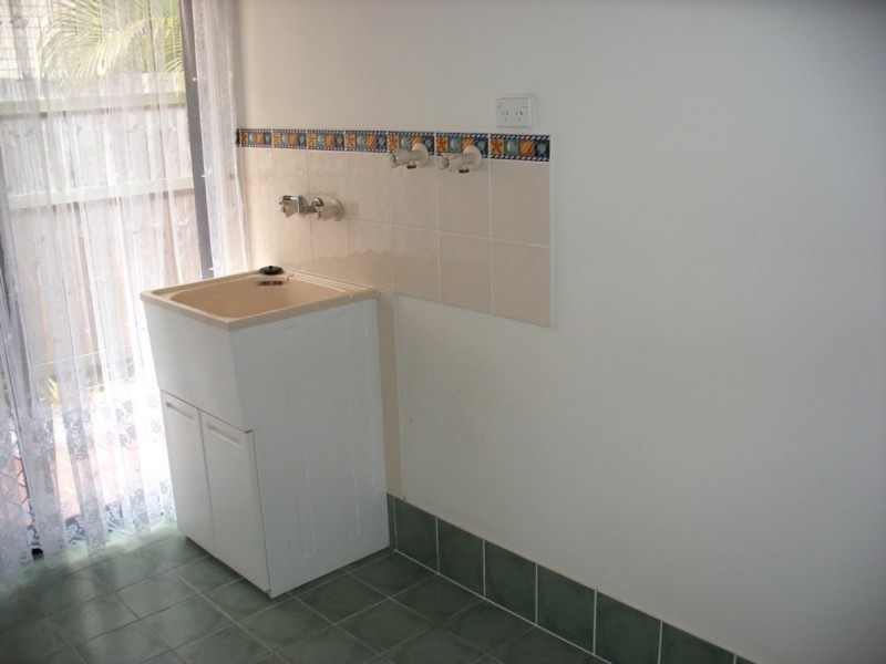 17 Weeroona Avenue, Beachmere QLD 4510