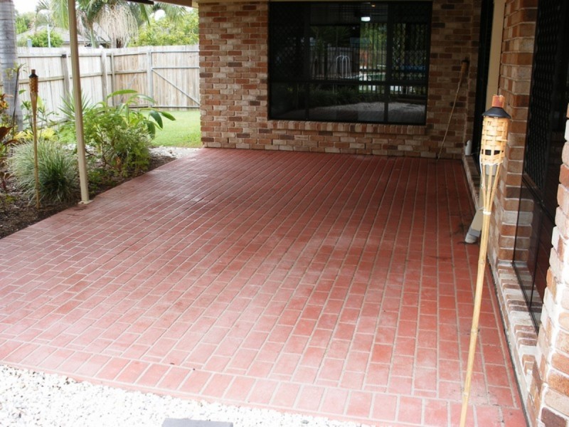 17 Weeroona Avenue, Beachmere QLD 4510