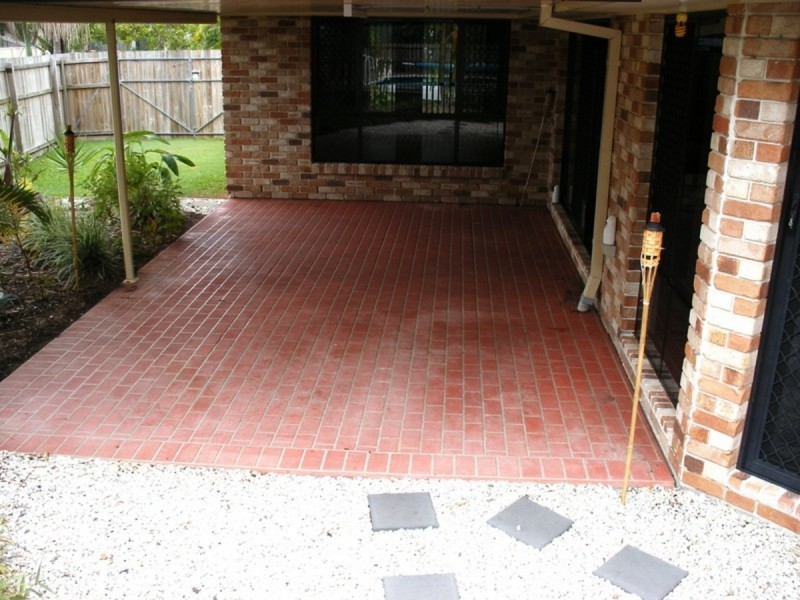 17 Weeroona Avenue, Beachmere QLD 4510