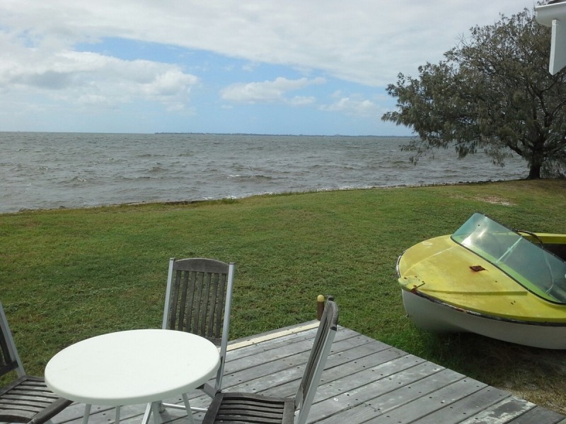101 Biggs Avenue, Beachmere QLD 4510