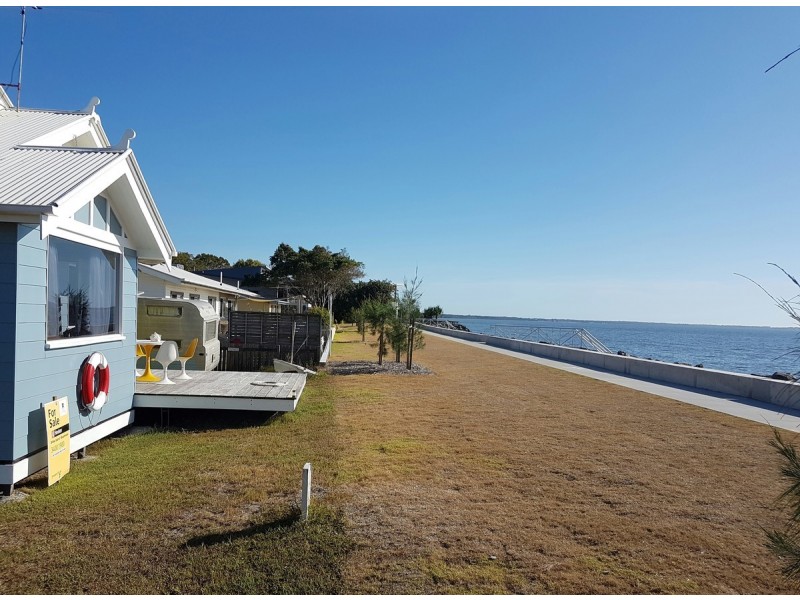 101 Biggs Avenue, Beachmere QLD 4510