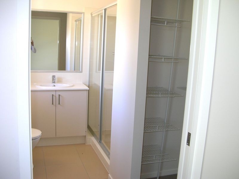 2/12 Second Ave, Beachmere QLD 4510