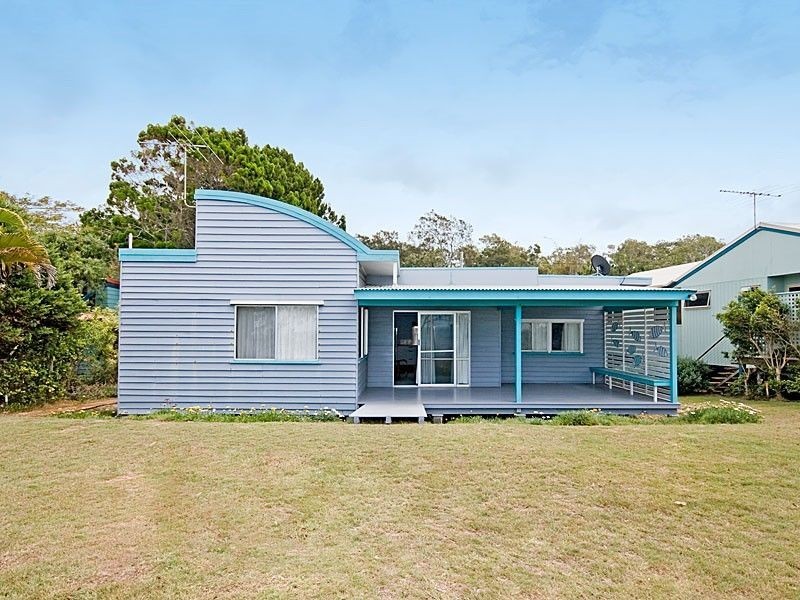 83 Bishop Rd, Beachmere QLD 4510