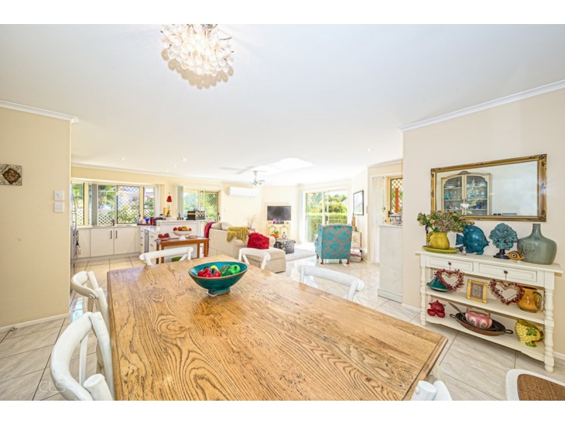 1/2 Fathom Court, Banksia Beach QLD 4507