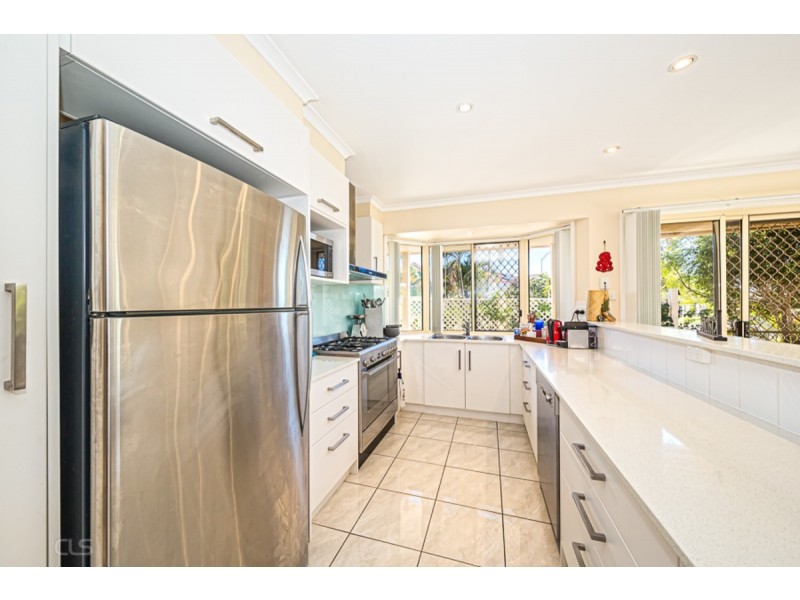1/2 Fathom Court, Banksia Beach QLD 4507
