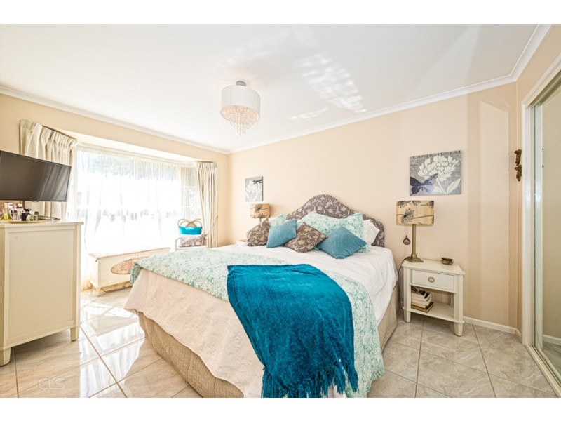 1/2 Fathom Court, Banksia Beach QLD 4507