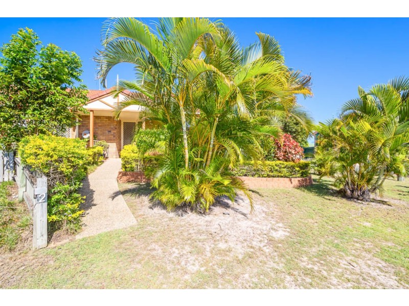 1/2 Fathom Court, Banksia Beach QLD 4507