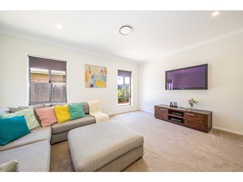 86 Foxtail Crescent, Banksia Beach QLD 4507