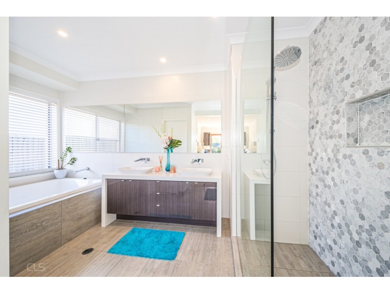 86 Foxtail Crescent, Banksia Beach QLD 4507