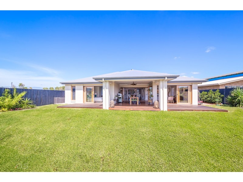 86 Foxtail Crescent, Banksia Beach QLD 4507