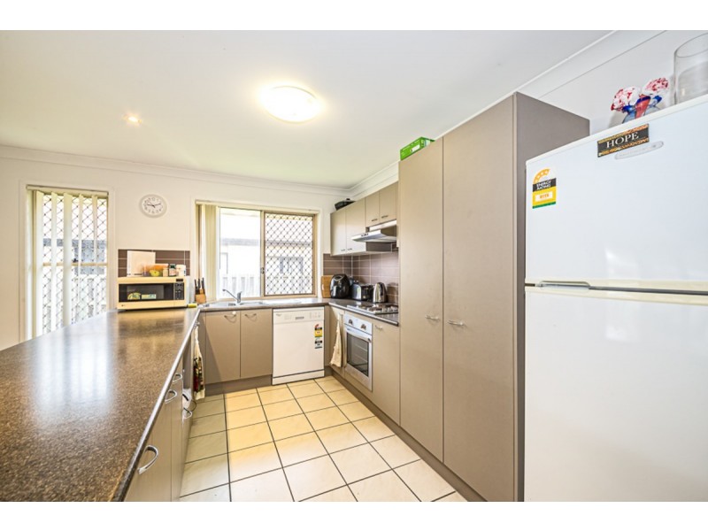 236 Bestmann Road East, Sandstone Point QLD 4511
