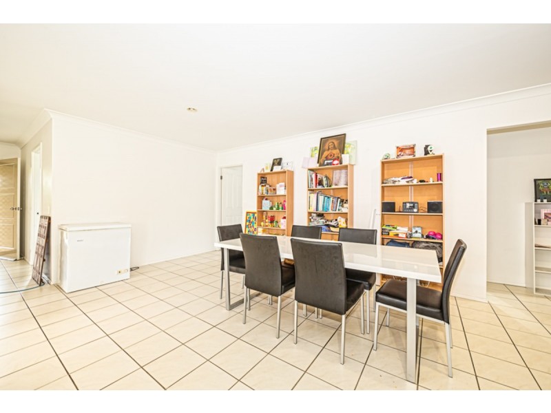 236 Bestmann Road East, Sandstone Point QLD 4511