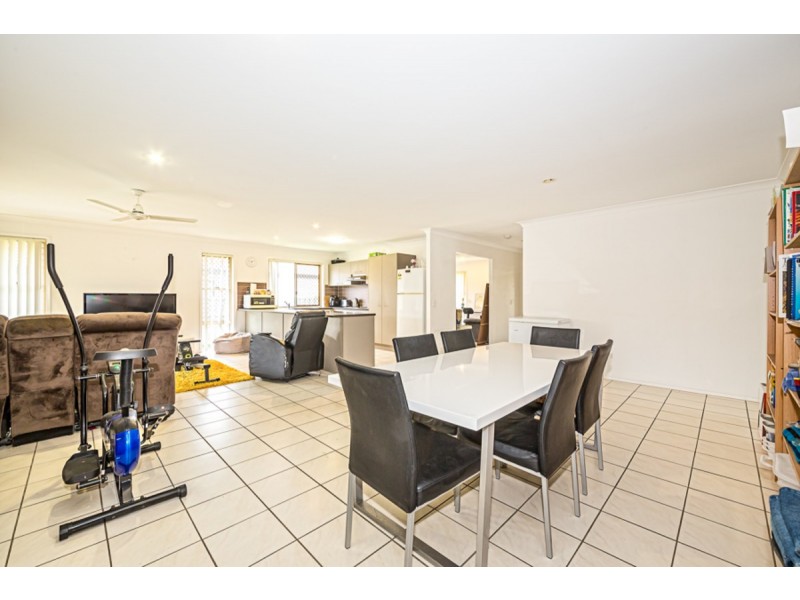 236 Bestmann Road East, Sandstone Point QLD 4511