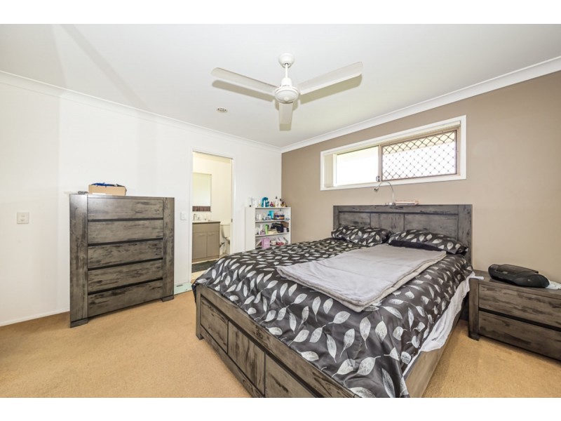 236 Bestmann Road East, Sandstone Point QLD 4511