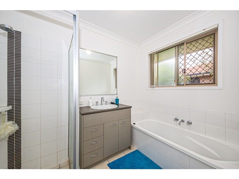 236 Bestmann Road East, Sandstone Point QLD 4511