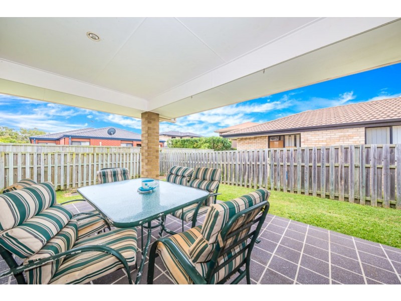 236 Bestmann Road East, Sandstone Point QLD 4511