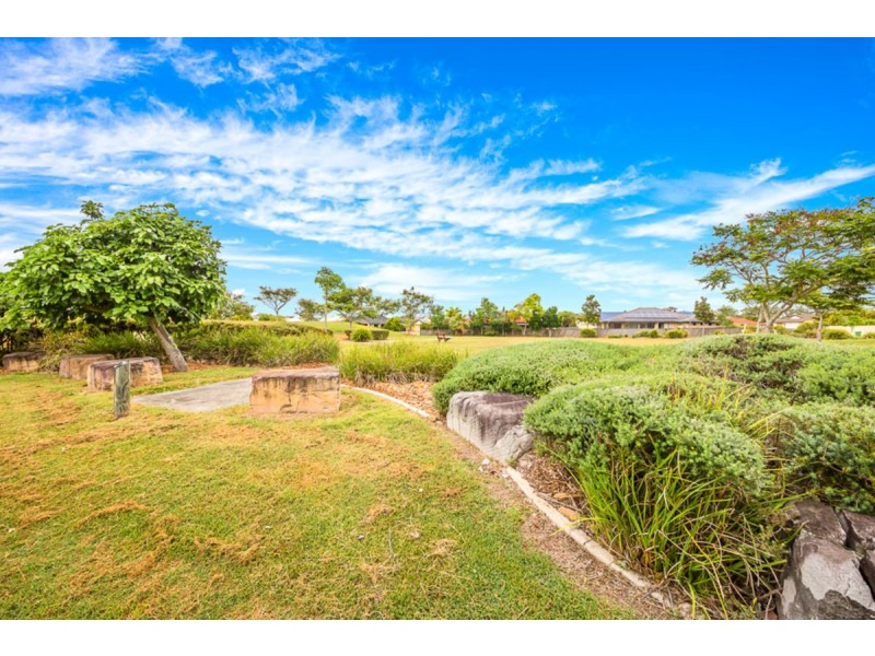 236 Bestmann Road East, Sandstone Point QLD 4511