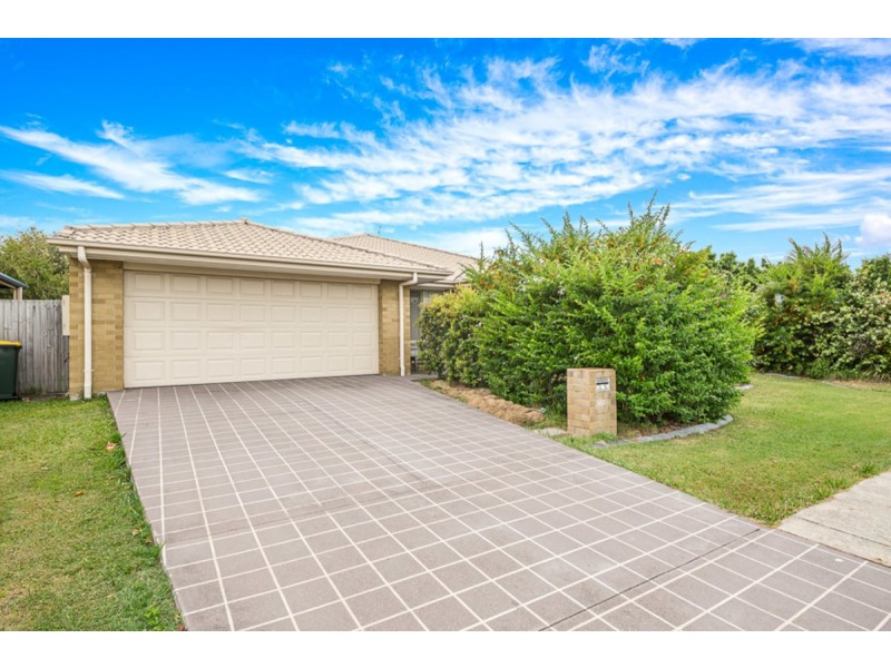 236 Bestmann Road East, Sandstone Point QLD 4511