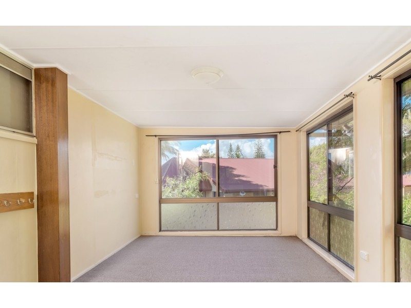 89 Bishop Road, Beachmere QLD 4510