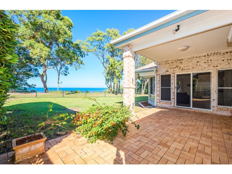 19 Loftus Place, Sandstone Point QLD 4511