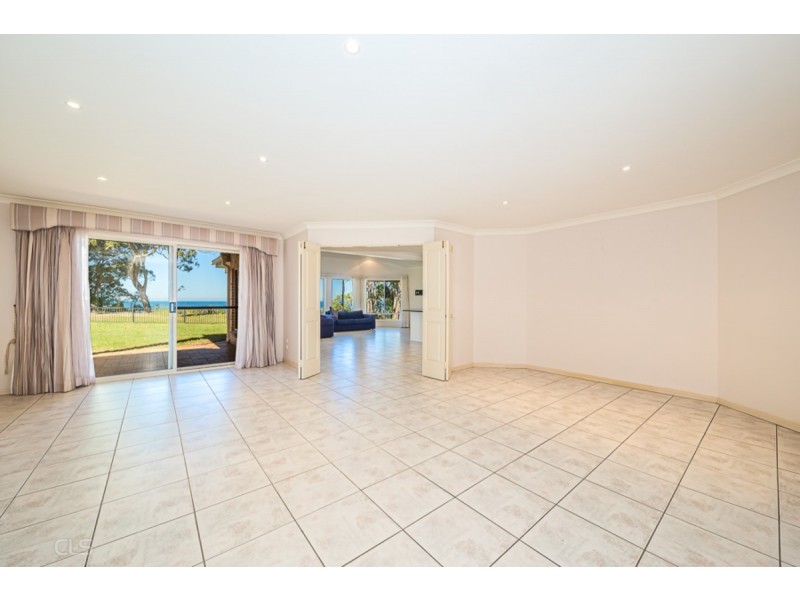 19 Loftus Place, Sandstone Point QLD 4511