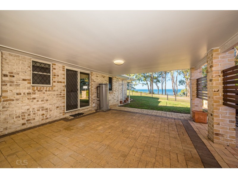 19 Loftus Place, Sandstone Point QLD 4511