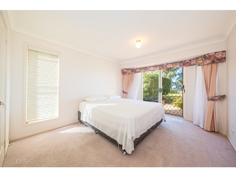 19 Loftus Place, Sandstone Point QLD 4511
