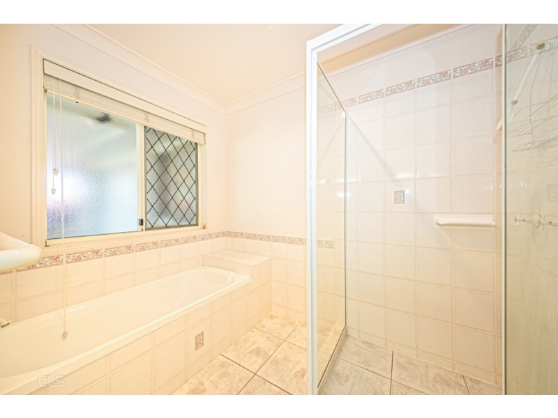 19 Loftus Place, Sandstone Point QLD 4511