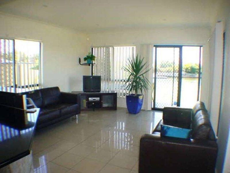 10 Barklya Crescent, Bribie Island QLD 4507