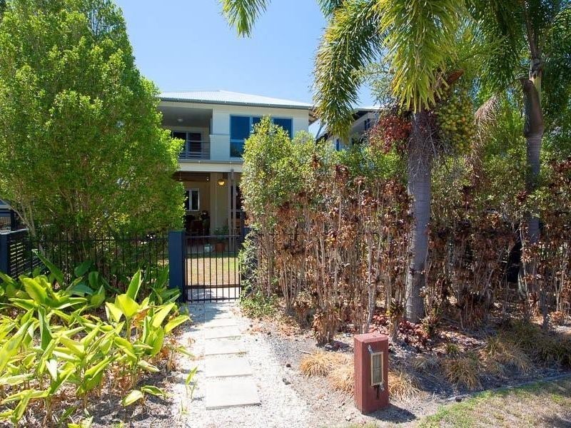 Sandstone Point QLD 4511