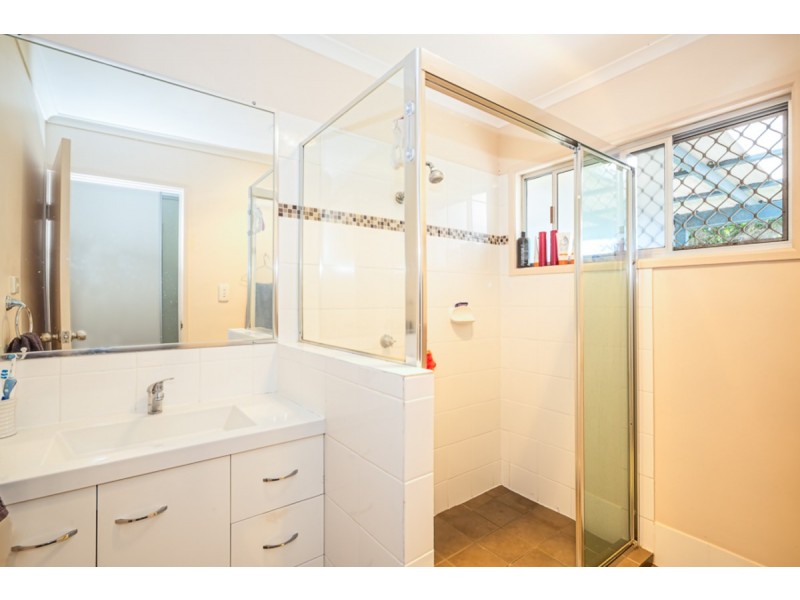 5 Sun Court, Banksia Beach QLD 4507