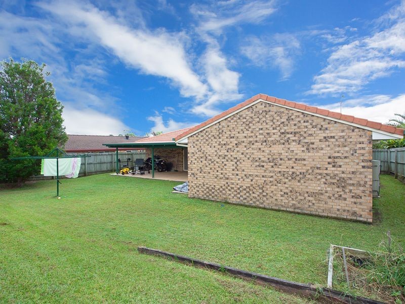 153 Bestmann Road East, Sandstone Point QLD 4511