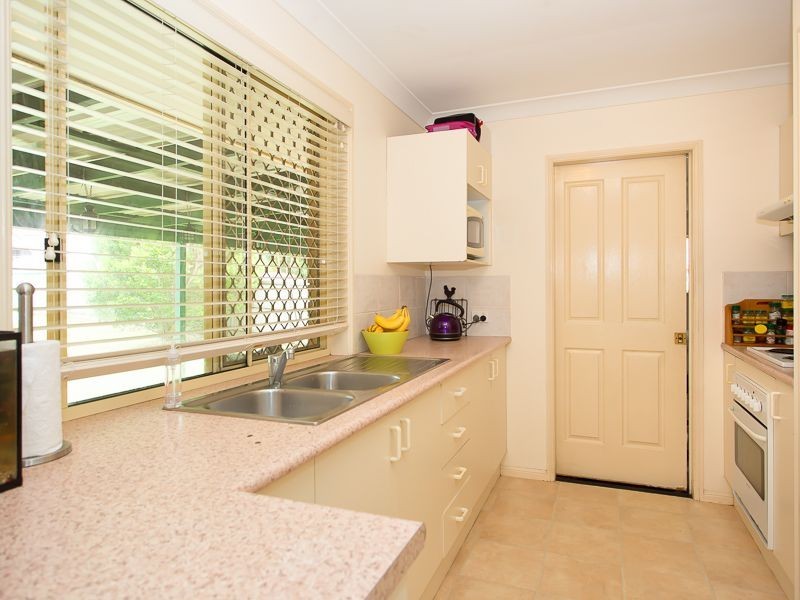 153 Bestmann Road East, Sandstone Point QLD 4511