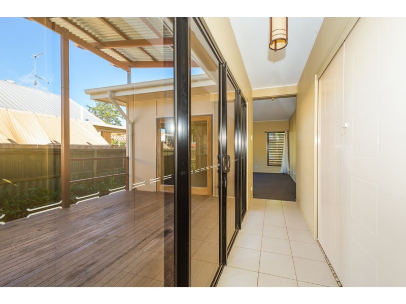 16 Hill Street, Bongaree QLD 4507