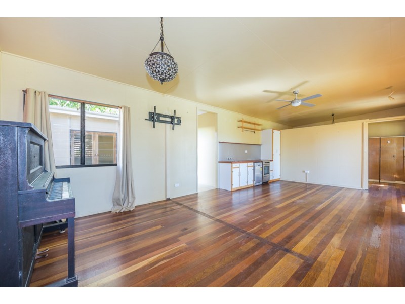 16 Hill Street, Bongaree QLD 4507