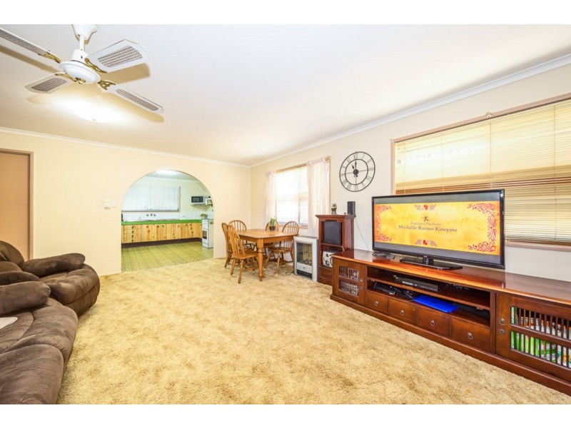 15 Whiting Street, Beachmere QLD 4510