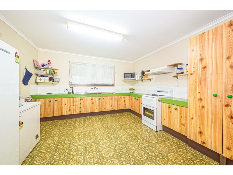 15 Whiting Street, Beachmere QLD 4510